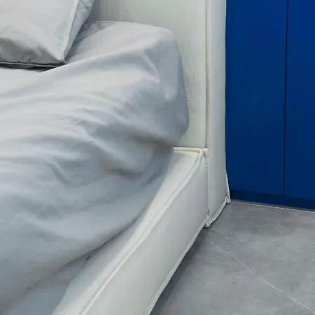 The Blue - Two-bedroom Lux Apartment