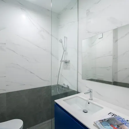 The Blue - Two-bedroom Lux Apartament Sofia